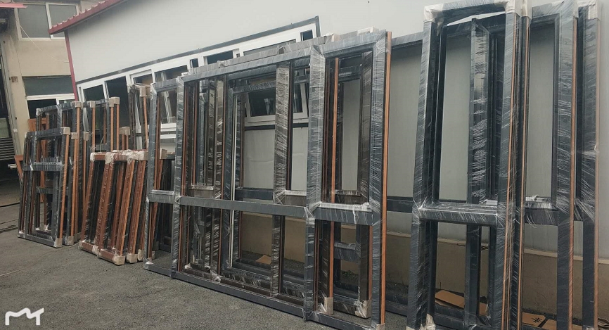 鞍山市天乙門窗工業(yè)有限公司沈陽經銷商所訂貨品已完成，經過檢驗后進行包裝，準備發(fā)貨