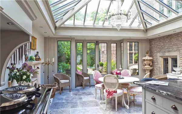 陽(yáng)光房選擇什么樣的風(fēng)格才好，定制需要注意哪些問(wèn)題？